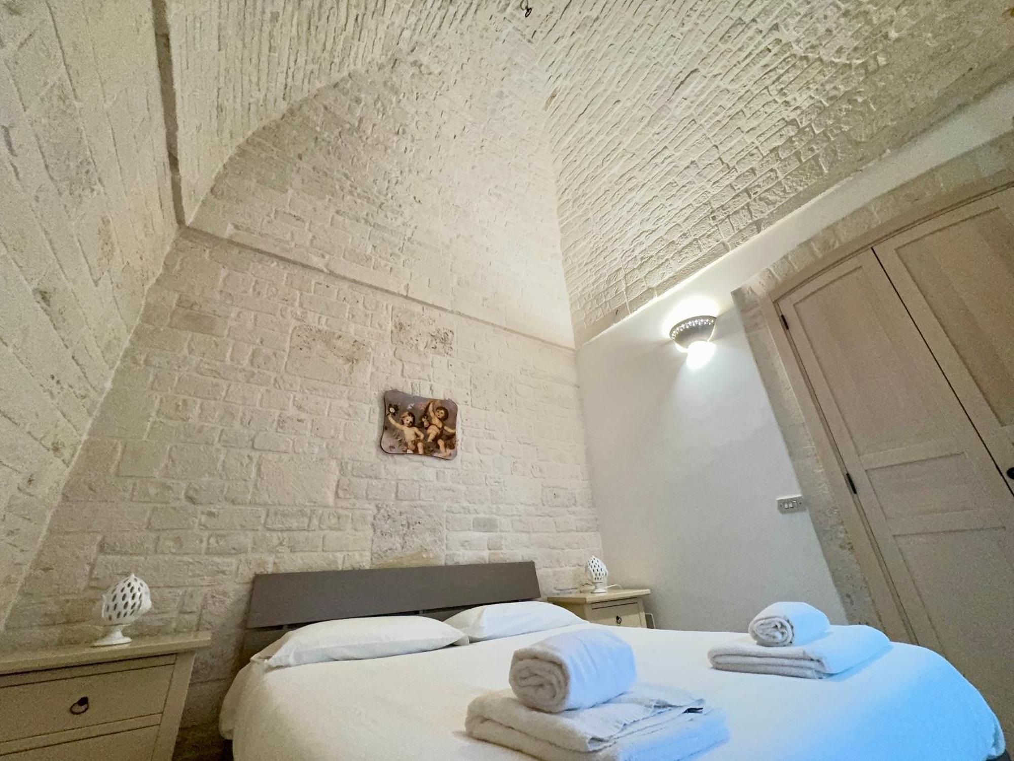 Trulli Contento - Rooms & Apartments Алберобело Екстериор снимка