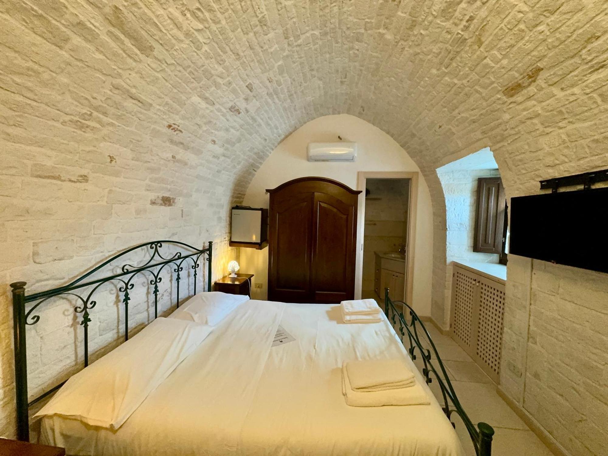 Trulli Contento - Rooms & Apartments Алберобело Екстериор снимка