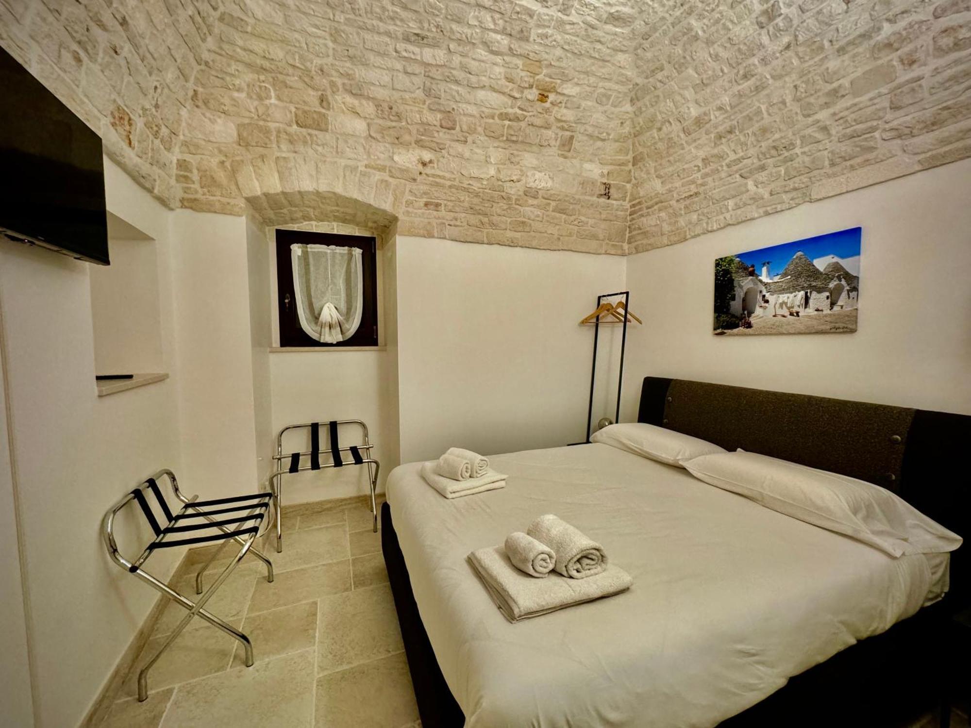 Trulli Contento - Rooms & Apartments Алберобело Екстериор снимка