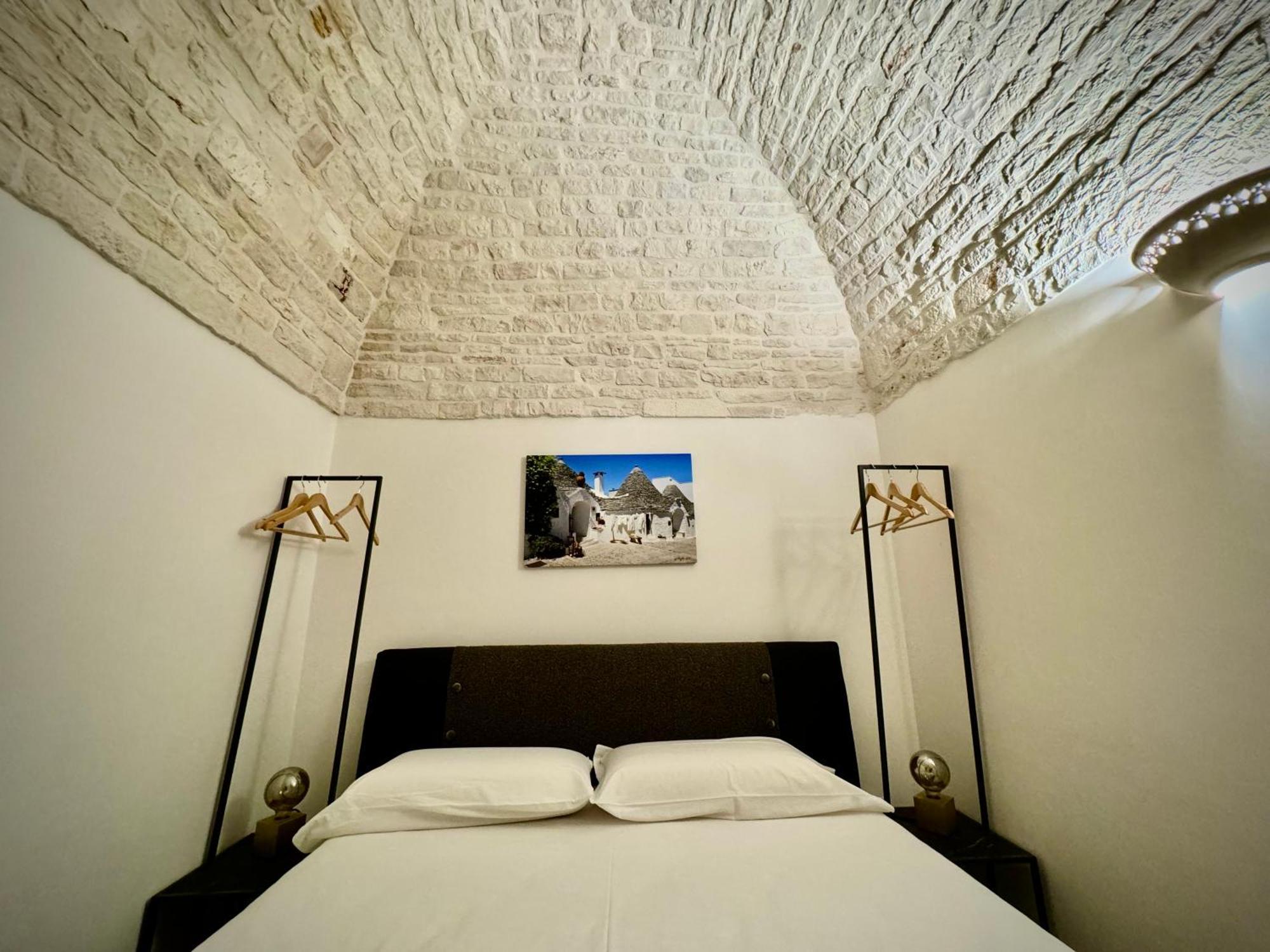 Trulli Contento - Rooms & Apartments Алберобело Екстериор снимка