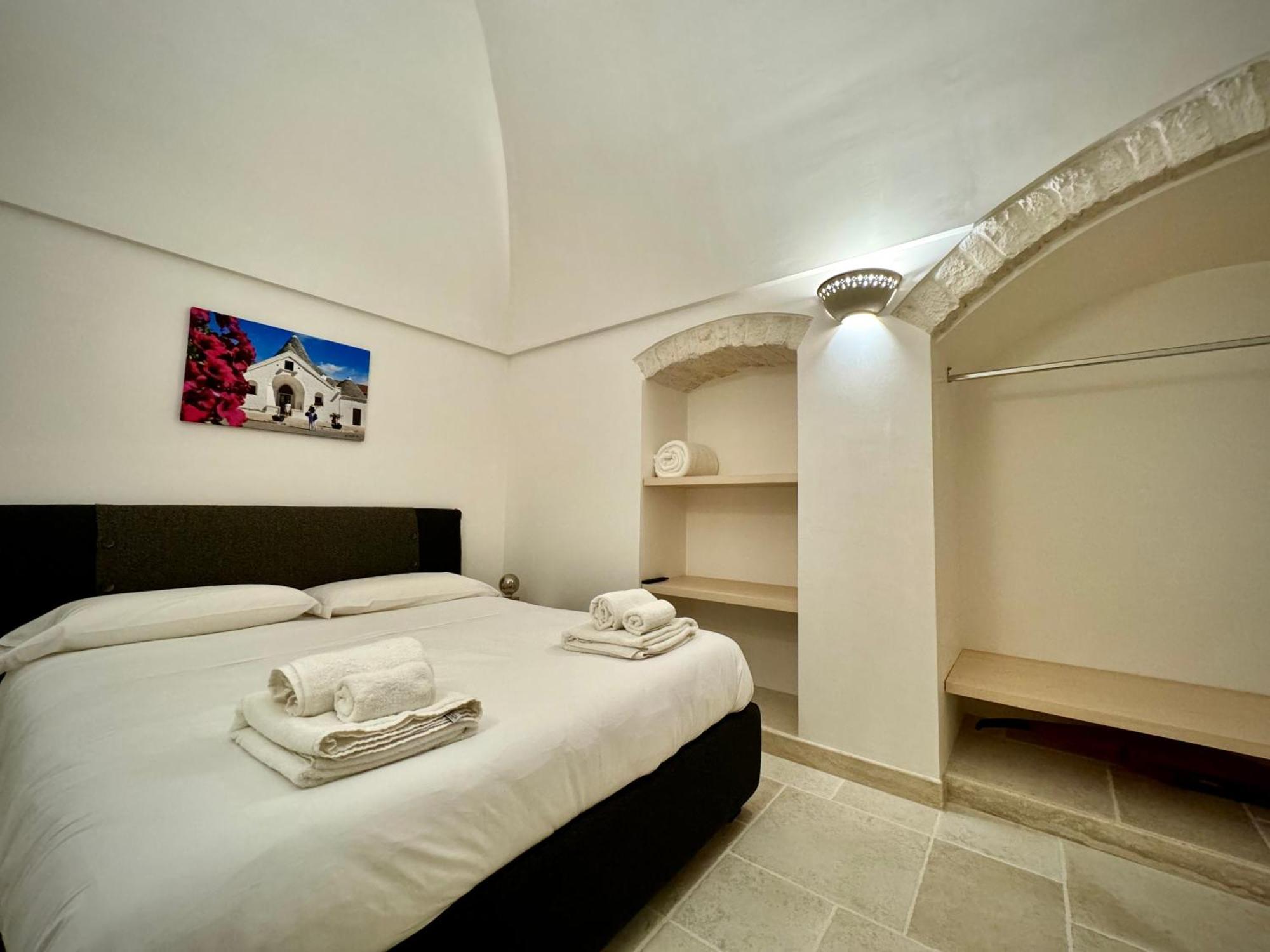 Trulli Contento - Rooms & Apartments Алберобело Екстериор снимка