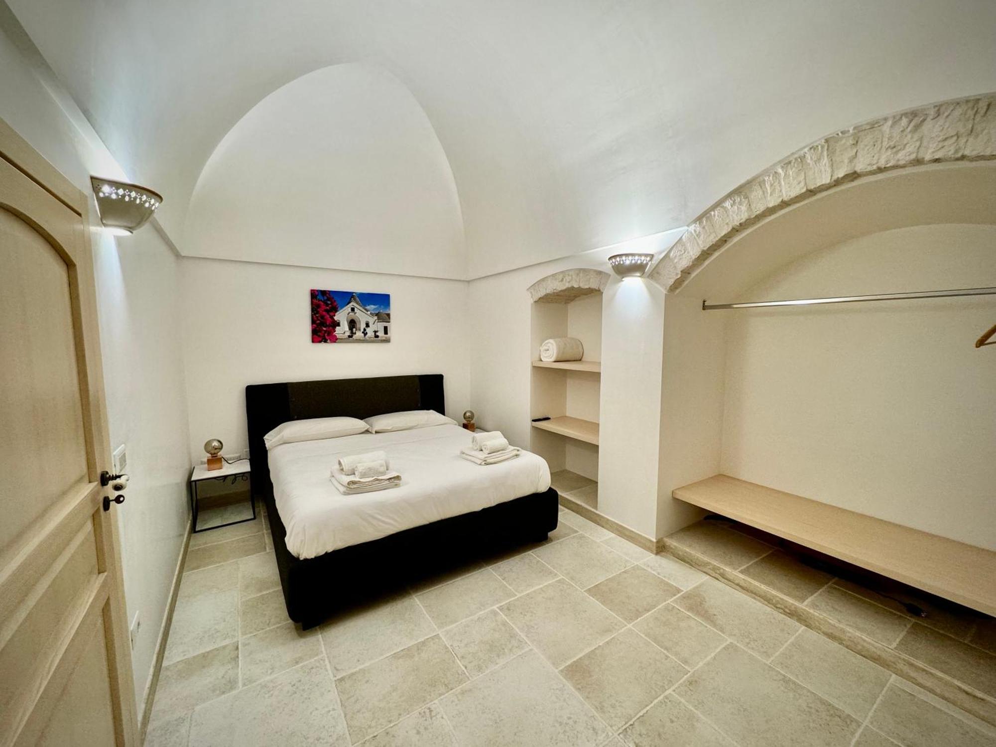 Trulli Contento - Rooms & Apartments Алберобело Екстериор снимка